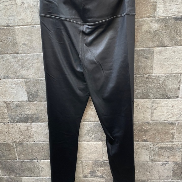 ❤️ GAPFIT HIGH RISE RECYCLED POWER SHINE LEGGINGS SIZE XS NEW - Picture 9 of 9